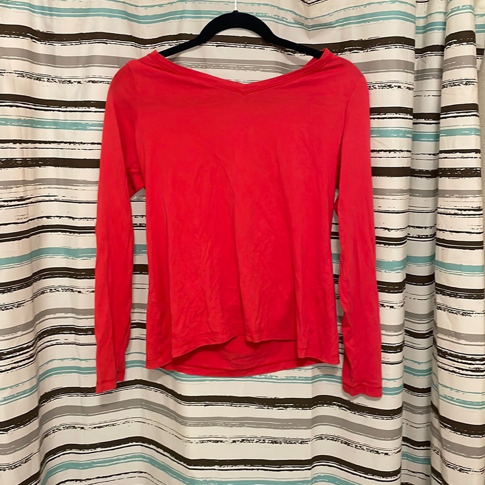 Small light weight long sleeve shirt